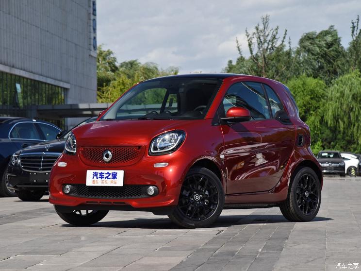 smart smart fortwo 2019款 0.9T 66千瓦红色瞬间特别版 国VI