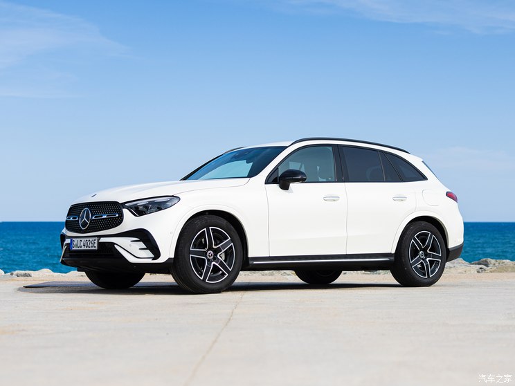 奔驰(进口) 奔驰GLC新能源(进口) 2023款 GLC 300 de 4MATIC AMG Line 欧洲版