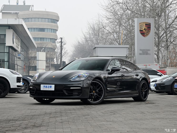 保时捷 Panamera 2023款 改款 Panamera 行政加长铂金版 2.9T